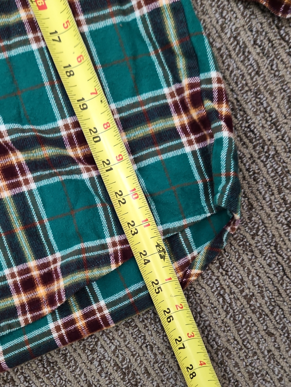 Disney + Cakeworthy Hocus Pocus Winifred Flannel Size Large - Picture 9 of 12